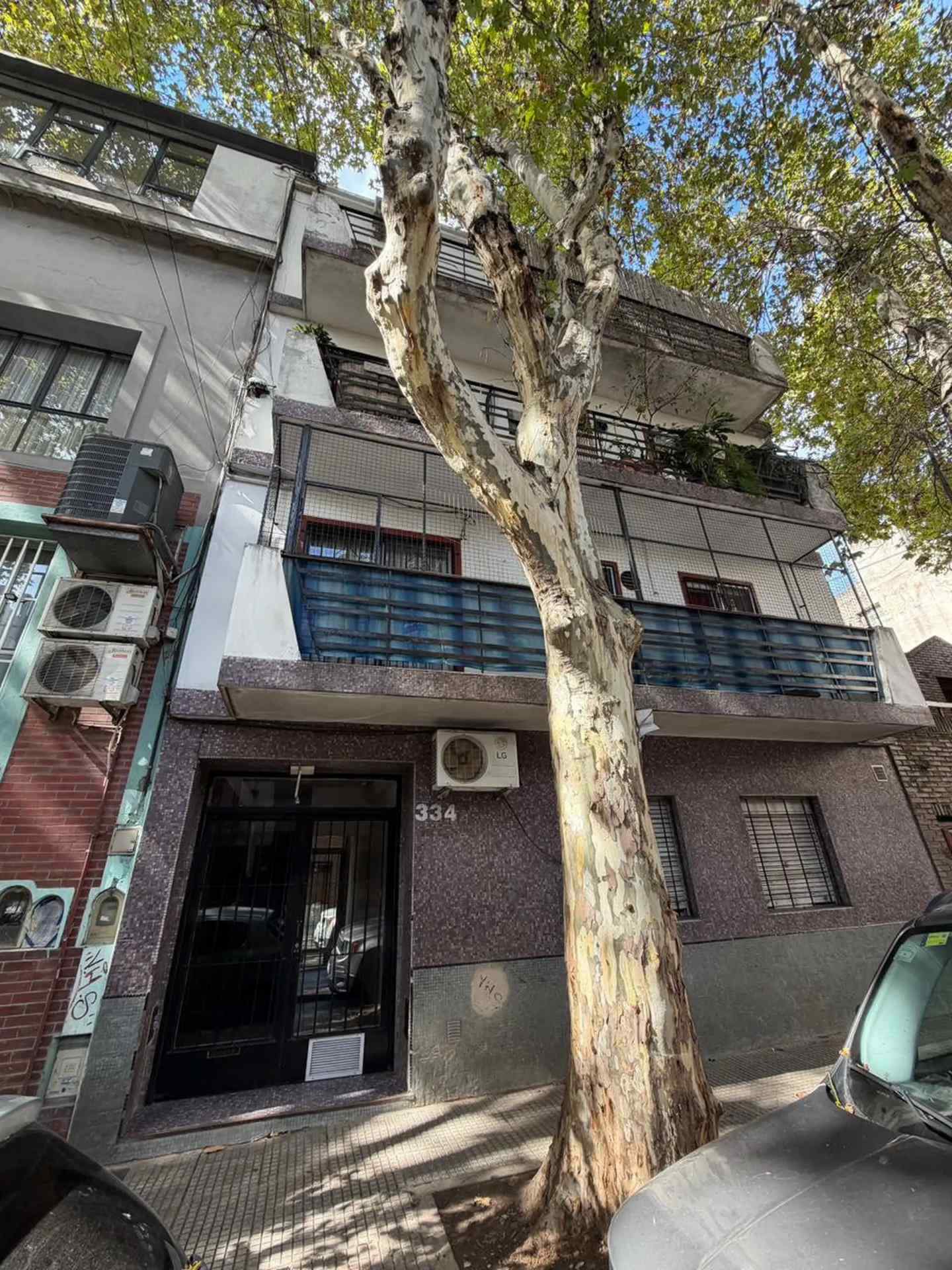 DEPARTAMENTO 3 AMBIENTES CON DEPENDENCIA Y PATIO EN PB – Funcional y Amplio