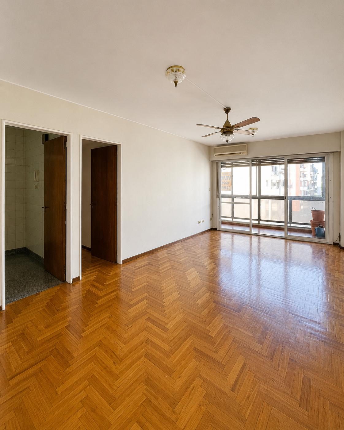 Venta | 4 Ambientes al Frente con Balcón, Cochera y Baulera – Caballito