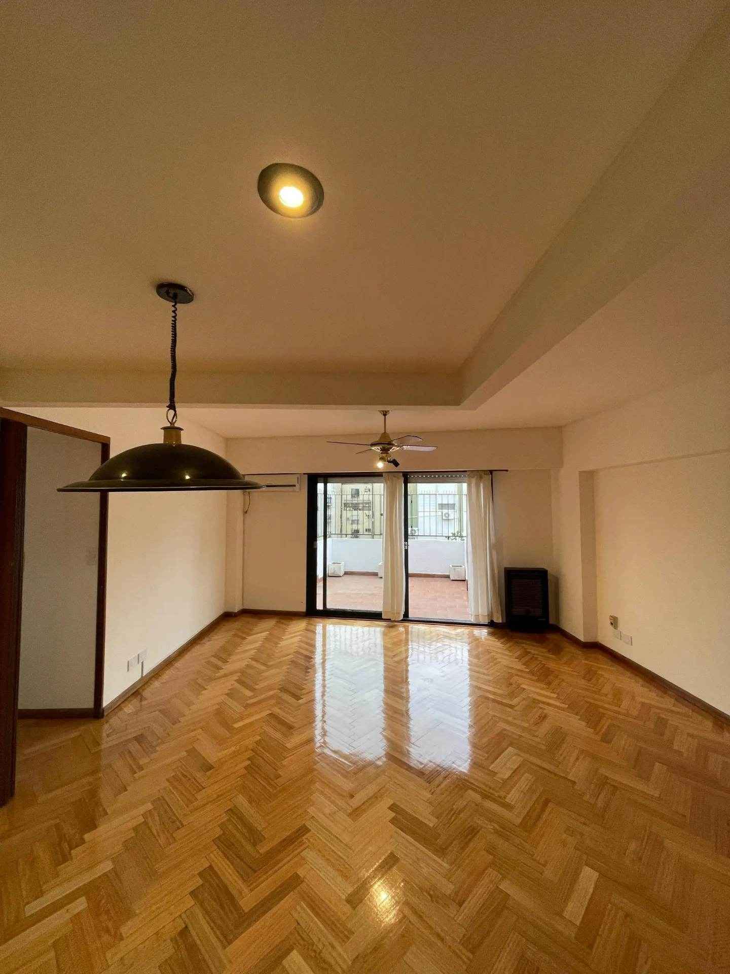 Excelente dos ambientes al frente con balcon terraza - Super luminoso y amplio 