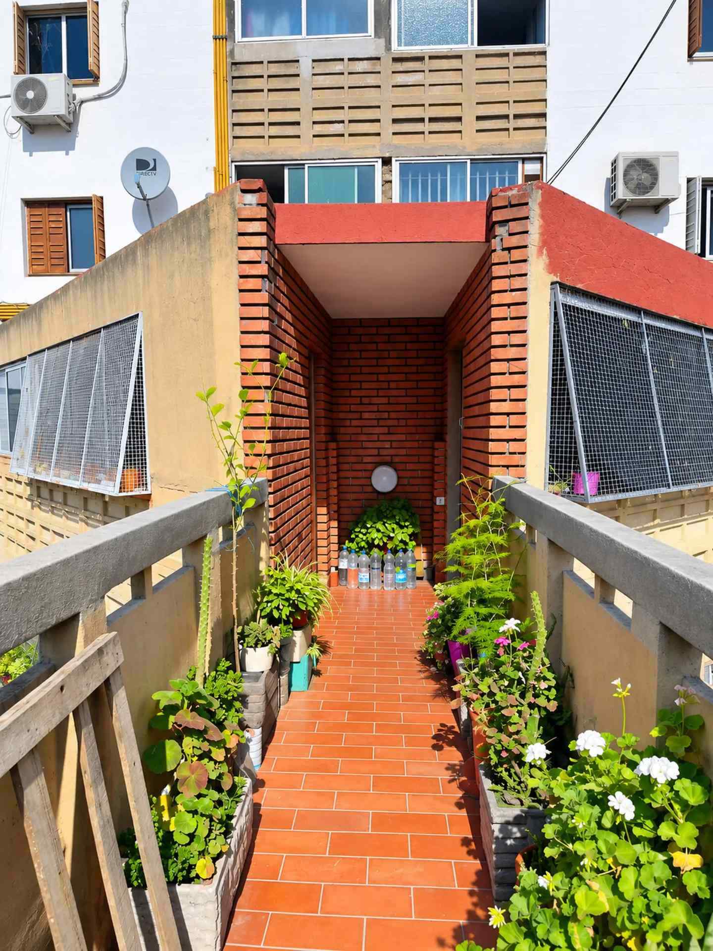Departamento 5 ambientes - con patio techado en barrio Piedra Buena, Villa Lugano