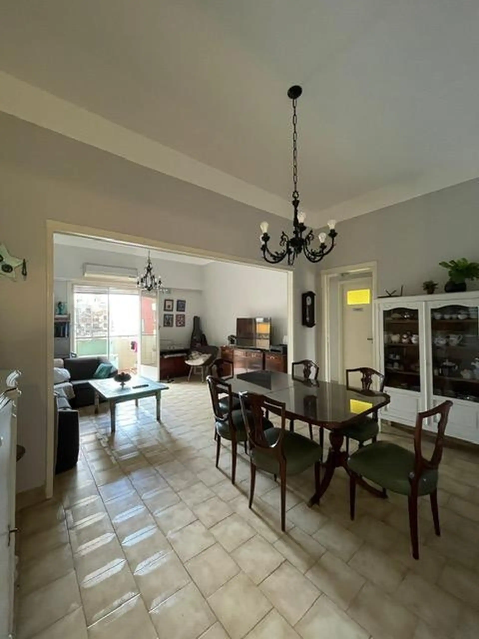 EXCELENTE DEPARTAMENTO DE 3 AMBIENTES - Con dependencia, 2 baños y balcón al frente -