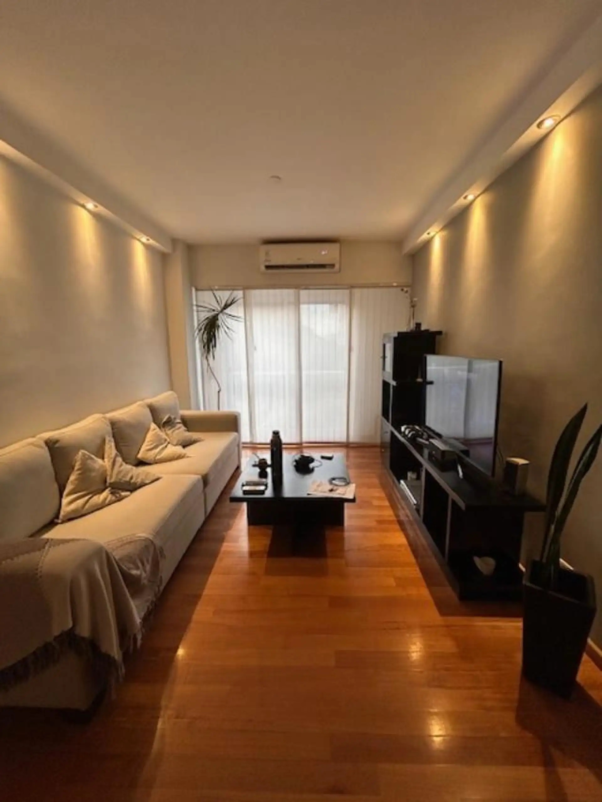 EXCELENTE DEPARTAMENTO 4 AMBIENTES CON COCHERA Y BAULERA, CUENTA CON GRUPO ELECTROGENO